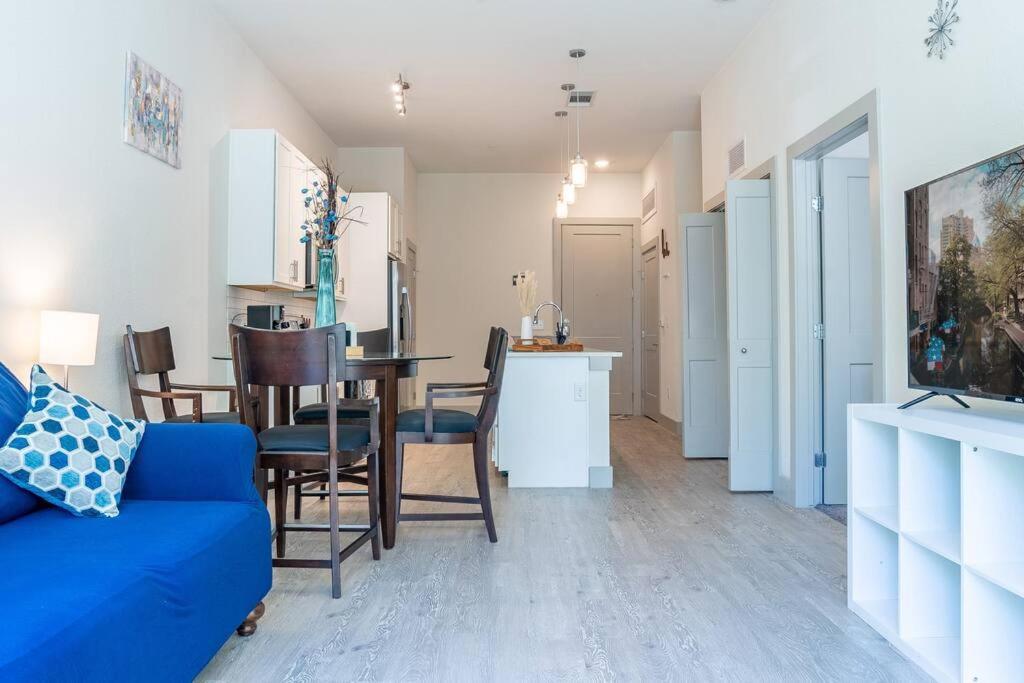 Beautiful Riverwalk Apt With Full Amenities, King Bed & Free Parking San Antonio Exterior foto